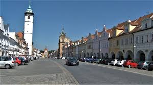 Iron monument club plzeň (imc) je jednou ze zakládajících základních organizací českého svazu ochránců památek (čsopa) Zpravy Zak Tv