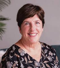 Michele Leslie's Instagram, Twitter & Facebook