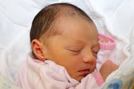 Miminka narozená v Plzeňském a Karlovarském kraji v 3. týdnu roku 2025