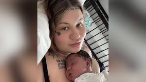TikTok star Veruca Salt doesn't 'know what happened' as newborn dies in his  sleep
