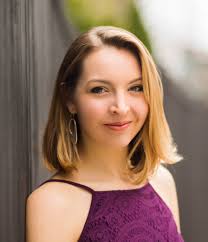 Emily Barrett's Instagram, Twitter & Facebook