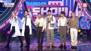 210926 inkigayo current #leemujin (30%) win live vote . Kpop Music Show Analysis On Twitter 210811 Show Champion Winner Aroha Let S Have A Party Until After Midnight In The Moonlight To Celebrate As Mc Ddankkong Announced That Offclastro Won 1st