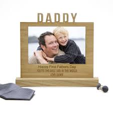 Our father's day guide offers signing tips and message starting points from hallmark writers. Custom Engraved Wooden Desk Photo Frame For Fathers Day Personalised Gifts For Dad