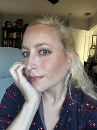 Help me feel pretty please? : r/MakeupAddiction