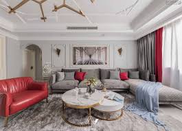 客厅选择了一副很典型的的欧式教堂装饰画 选的当时这幅画还不是很大众 透视性的构图让客厅开间看起来更