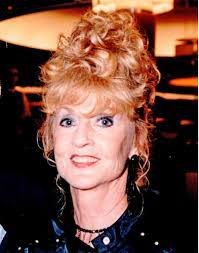 Karla Elms's Instagram, Twitter & Facebook