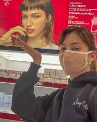 Tokyo devant une photo de Tokyo à Tokyo 📸