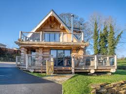 Luxury log cabins in yorkshire with private hot tubs the most popular hot tub holidays in the moors and dales. Keepers Cabin Open Plan Jacuzzi And Hot Tub In Addingham Updated 2021 Holiday Rental In Addingham Tripadvisor