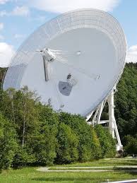 Największy w europie, drugi co do wielkości w pełni sterowalny, radioteleskop na świecie. Radioteleskop In Der Abendsonne Picture Of Radioteleskop Effelsberg Bad Munstereifel Tripadvisor
