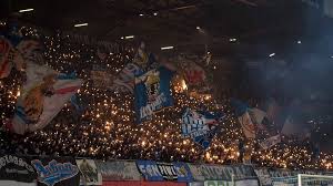 Reporter steffen baxalary berichtet vor dem rostocker ostseestadion. Mit Pyro Und Gesangen Hansa Fans Verabschieden Team Vor Abfahrt Nach Dresden Sportbuzzer De