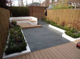 Www Beeyoutifullife Com Wp Content Uploads 2014 12 Privacy Fencing Ideas Landscape With Brick Garden Wall Garden Jpg Tuin Tuin Ideeen Patio