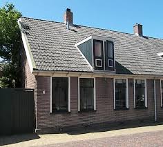 huisjes in hippolitushoef met de deur aan de andere kant van de huisjes outdoor decor doors decor