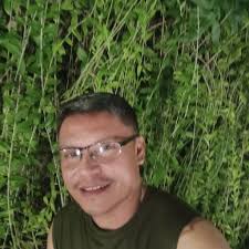 The person claiming to be Jerry Gunter from Tampa, Florida is actually not  who he appears to be. The man in the pics is actually Levi Barton (lwb_88 