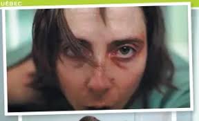 √ Pour ne pas alourdir l'ambiance du plateau, Charles-Olivier Michaud a  adopté une technique particulière avec les comédiens Ève Landry et Victor  Trelles Turgeon. « Ce sont des amis de longue date