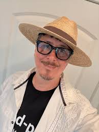 I always tilt my fedoras to the left for a little swagger. Who's with me?