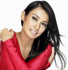 Singer whose first two albums misha and aksara went platinum. Misha Omar Age Biography Last Fm