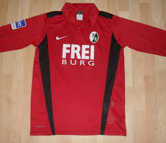 Latest official sc freiburg home & away shirts with official printing at great prices. Freiburg Times Femininos Camisa De Futebol 2010 2011 Sponsored By No Sponsor