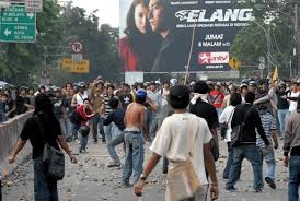 Yang merupakan bilik stor berpintu besi. Jk 10 Tahun Penjara Bagi Mahasiswa Yang Bakar Kampus Republika Online