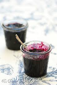 Confiture De Myrtilles Aux Epices Et Pinot Noir Inspiree De Christine Ferber Un Dejeuner De Soleil Recette Confiture Myrtille Myrtille Confiture