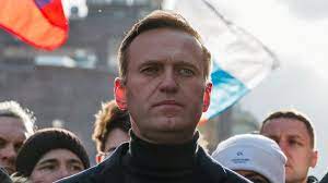 Nawalny berichtet, dass ihm unter anderem nicht erlaubt wird, den koran zu lesen, den der oppositionelle zu meistern entschieden hat. Alexei Navalny Two Hours That Saved Russian Opposition Leader S Life Bbc News