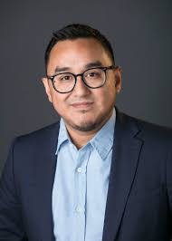 Omar Salinas's Instagram, Twitter & Facebook