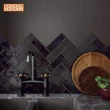 zwarte langwerpige wandtegel black tiles kitchen home decor kitchen la riviera