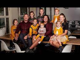 In de nieuwste aflevering van dinsdagavond viel in het bijzonder de familie jelies in de smaak bij de kijkers. Een Huis Vol Compilatie Johan Fam Jelies Youtube