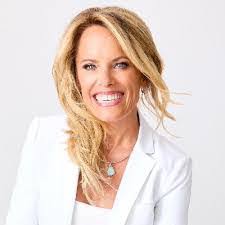 Randi Hunter's Instagram, Twitter & Facebook