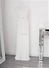 Couleur eau de sisley 2 est une robe de fleurs blanches piquées de notes vertes. Fond De Robe Mastour Fond De Robe Long Long Fond De Robe Jupon Long