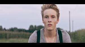 دانلود فیلم سینمایی Center of My World 2016 با زیرنویس چسبیده