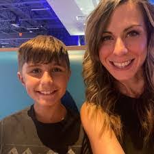 Wendy Perla's Instagram, Twitter & Facebook