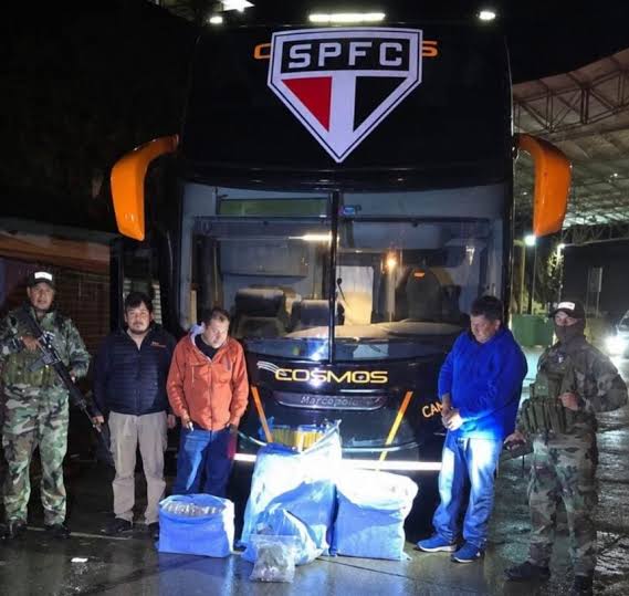 Ônibus do São Paulo na Bolívia é apreendido com 86 kg de drogas
