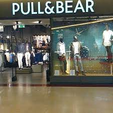 And it was officially launched as pull & bear in 1991. Pull Bear Iulius Mall