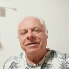 Pulso y martillo” con David Duque (timple) & Ernesto Alemán (piano) “Pulso  y Martillo” es una propuesta musical que fusiona dos mundos sonoros únicos:  el timple y el piano. A través de