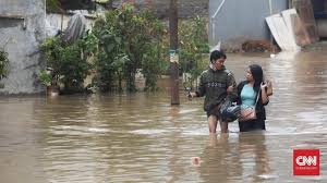 Banjir di jakarta terjadi di pantai barat laut jawa, di muara sungai ciliwung di teluk jakarta, yang merupakan sebuah inlet dari laut jawa dan telah terjadi pada tahun 1960, 1996, 2002, 2007, 2013, 2015, 2018, dan 2020. Penyebab Banjir Jakarta Bukan Cuma Karena Hujan Ekstrem