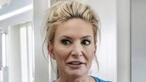 Kevin Dobson Gets Caught Kicking Sand in Kate's Face!