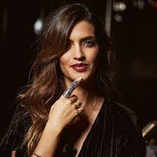 Ver más ideas sobre carbonero, looks sara carbonero, look sara carbonero. Sara Carbonero Bio Wiki Net Worth Married Husband Age Height