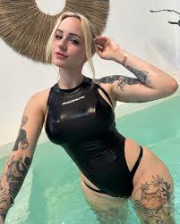 Loonakia (@loonakia) • Threads, Say more