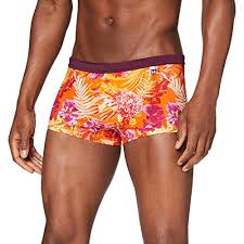 Le maillot de bain que vous allez on pourrait le décrire comme un short de bain moulant qui couvre plus ou moins la cuisse. Maillot De Bain Homme Comment Bien Le Choisir Les Meilleurs Modeles
