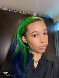 Embracing the Alt Girl Aesthetic in Paradise