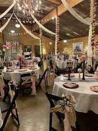 Banquet For Dance Team With Images Team Dinner Table Decorations State Dinners