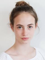 Waidmannsdank fertigt trophäenhölzer, die sich perfekt in zeitgenössische wohnräume integrieren und dabei gleichzeitig deinen jagderfolg in szene. Annika Von Der Decken Youth Actress Vienna Crew United
