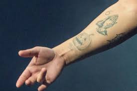 The weeknd stereoscopic xo logo. A Comprehensive Ranking Of Drake S 25 Tattoos The Ringer