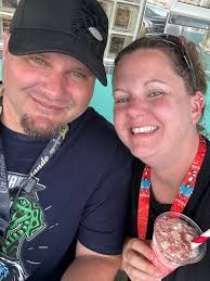 What are the best routes and activities for a family road trip from  Arkansas to Gulf Shores, Alabama?