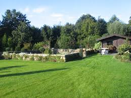 Mauern und mauerelemente können im garten vielfältig gestaltet werden und einer vielzahl von zwecken dienen. Mauern Treppen G Stein Garten Und Landschaftsbau