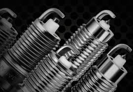 Teknik memotong kaca dengan gunting tentu saja tidak direkomendasikan, karena itulah saya beri judul tips darurat … bila para sobat bintangtop.com sering membutuhkan pemotongan kaca / cermin, sebaiknya segera miliki glass cutter / pemotong kaca yang banyak dijual dipasaran dengan harga hanya puluhan ribu rupiah, atau ada yang seratus. Terapkan Metode Ini Pada Busi Standar Bisa Tingkatkan Performa Mesin