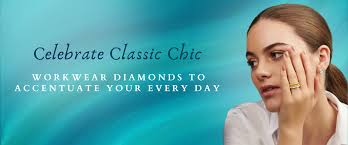 Look professionnel avec un collier délicat