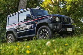 There are places in the world only the jimny can go. Suzuki Jimny Der Superkompakte 4wd Betritt Das Carabinieri Corps Notfall Live