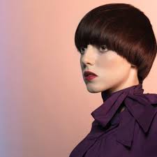 It's a delicate yet ideal cut for this model and is an amazing hairstyle for fine hair. Short Haircuts For Oval Faces For Women All Things Hair Us