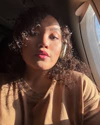 Moments from my usual commute. ✈️ Been riding planes like they're taxis,  according to @johannaymills ❤️‍🔥 All for the dream agency  @goldenhourcodigital 🪩🍸 🏷️ #travelmoments #jetsetter #jetsetting  #latovegas #losangeles #lasvegas #airport ...